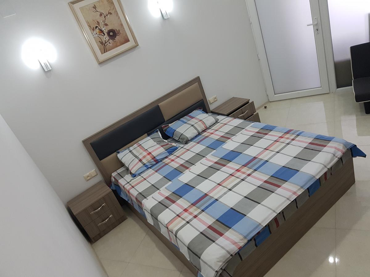 Apartment In Front Of Mcdonald'S Батуми Экстерьер фото