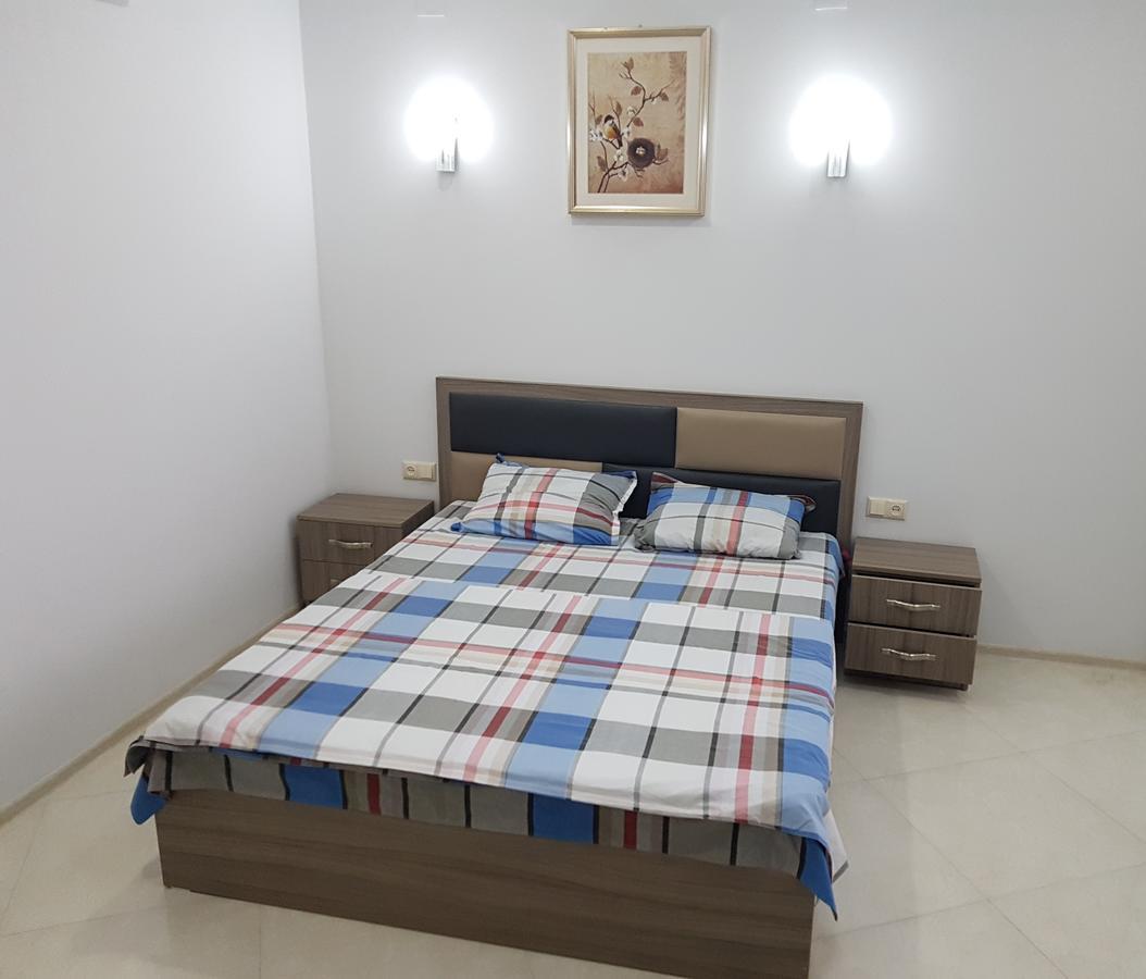 Apartment In Front Of Mcdonald'S Батуми Экстерьер фото