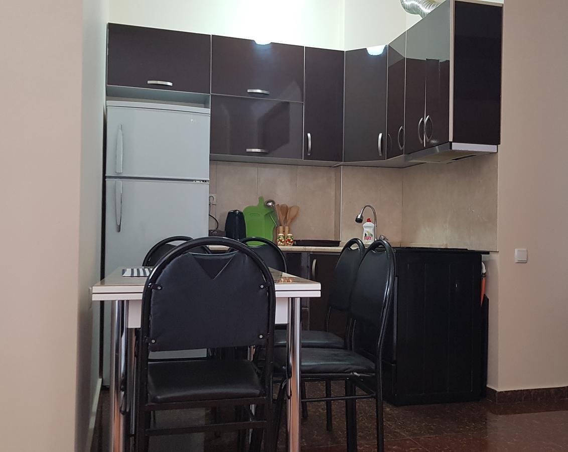 Apartment In Front Of Mcdonald'S Батуми Экстерьер фото