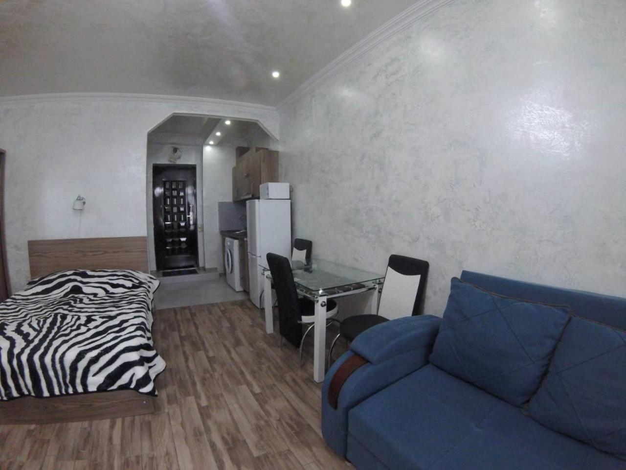 Apartment In Front Of Mcdonald'S Батуми Экстерьер фото