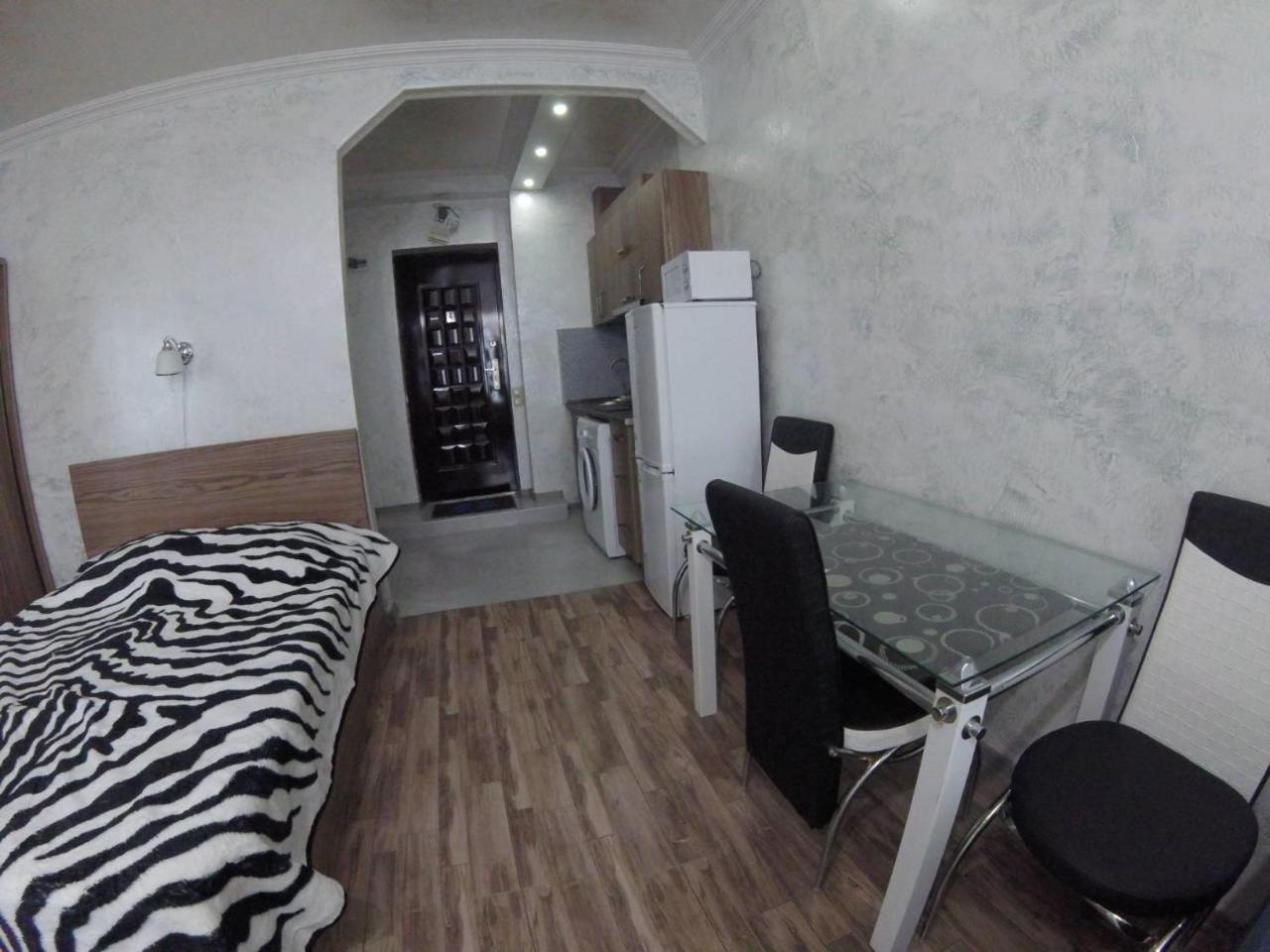 Apartment In Front Of Mcdonald'S Батуми Экстерьер фото
