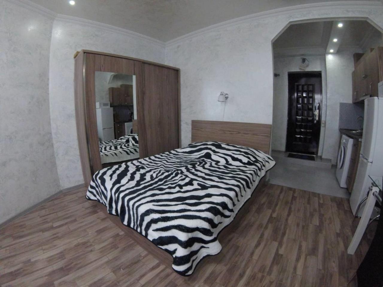 Apartment In Front Of Mcdonald'S Батуми Экстерьер фото