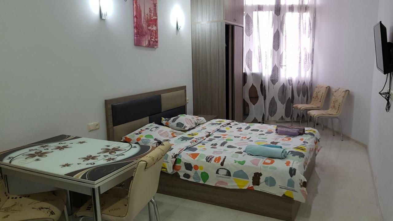 Apartment In Front Of Mcdonald'S Батуми Экстерьер фото